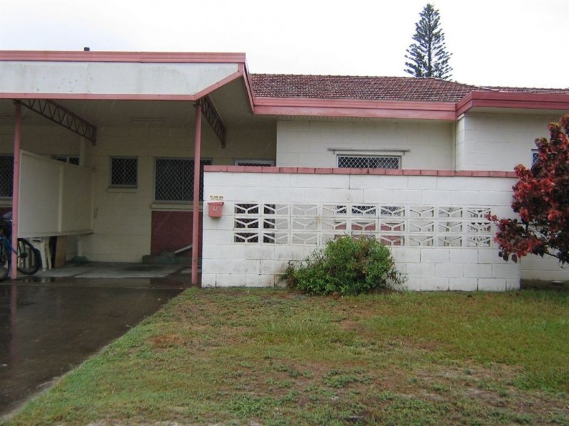 2/6 Ferguson Avenue, Bongaree QLD 4507