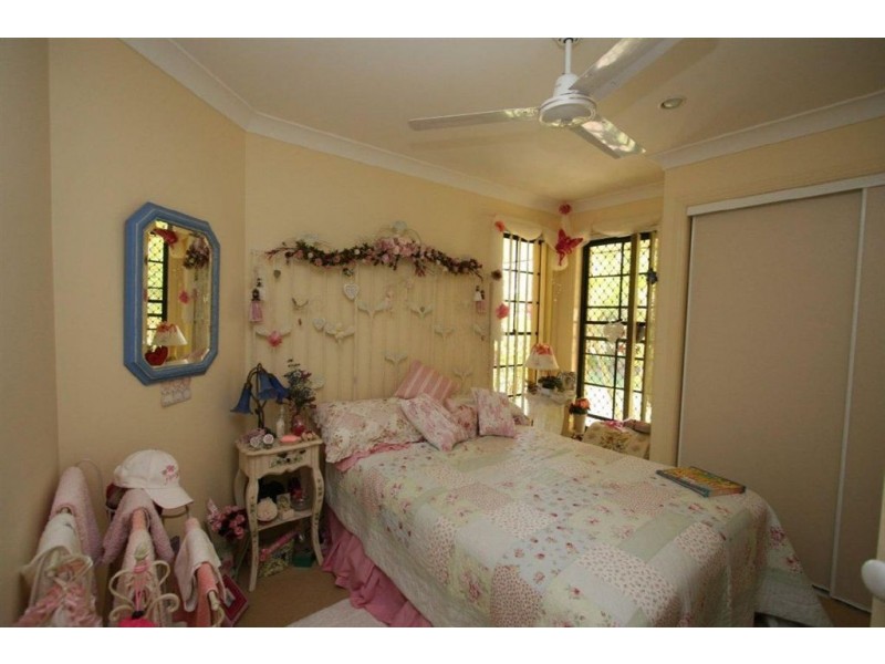 4 Trimaran Court, Banksia Beach QLD 4507