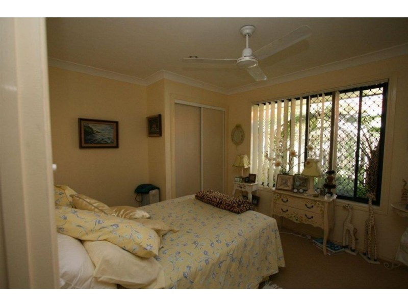 4 Trimaran Court, Banksia Beach QLD 4507