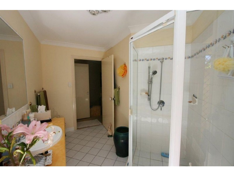 4 Trimaran Court, Banksia Beach QLD 4507