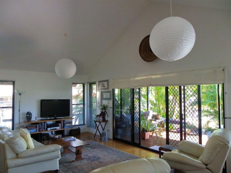 12 Eighth Avenue, Woorim QLD 4507