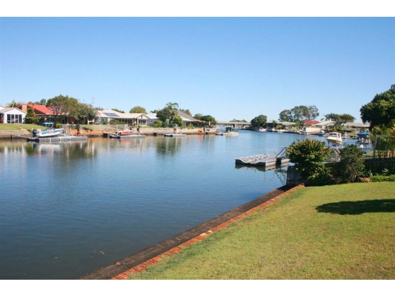 10 Hoya Crescent, Bongaree QLD 4507