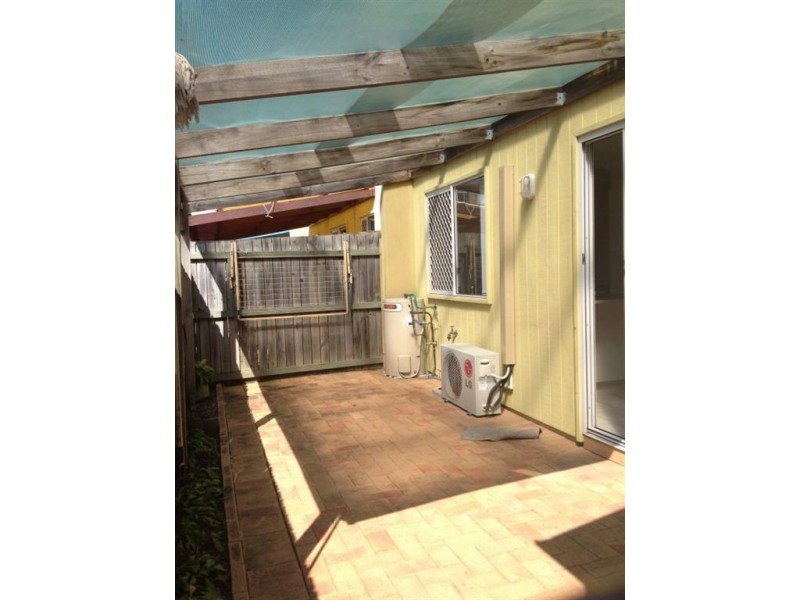 1/1 Roggen Street, Bongaree QLD 4507