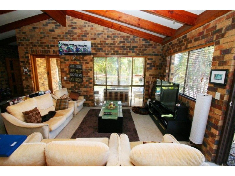 89 Ningi Esplanade, Ningi QLD 4511