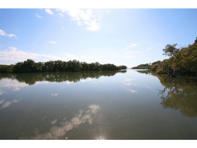 89 Ningi Esplanade, Ningi QLD 4511