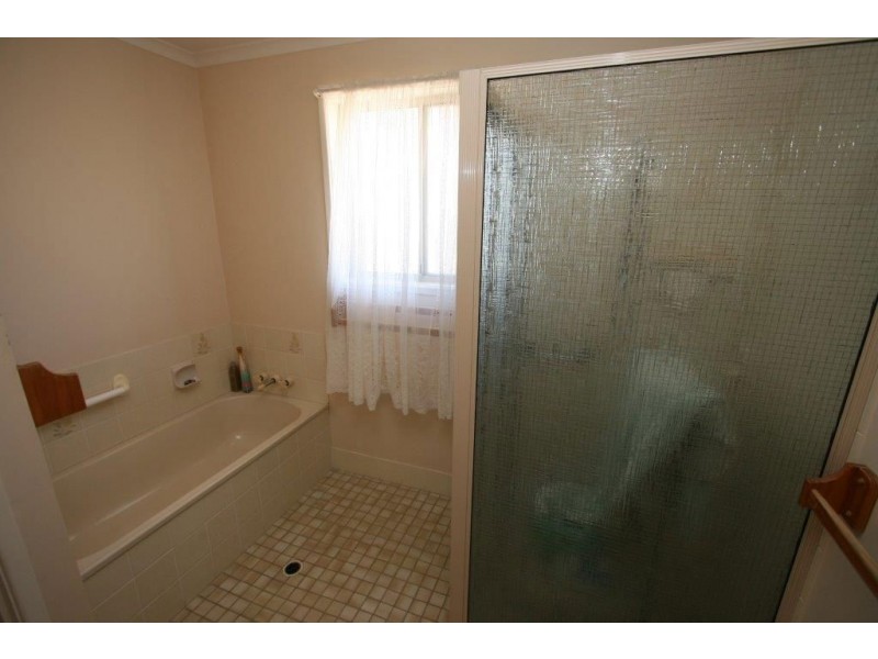 18 Coolgarra Ave, Bongaree QLD 4507