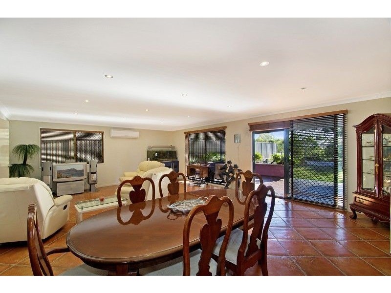 43 Avalon Street, Sandstone Point QLD 4511