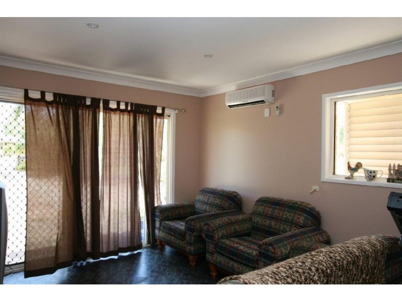 27 Seeana Court, Ningi QLD 4511