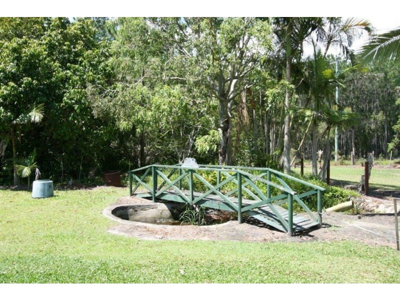 27 Seeana Court, Ningi QLD 4511