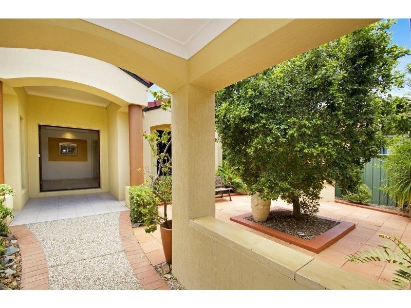 6 Seabreeze Ave, Banksia Beach QLD 4507