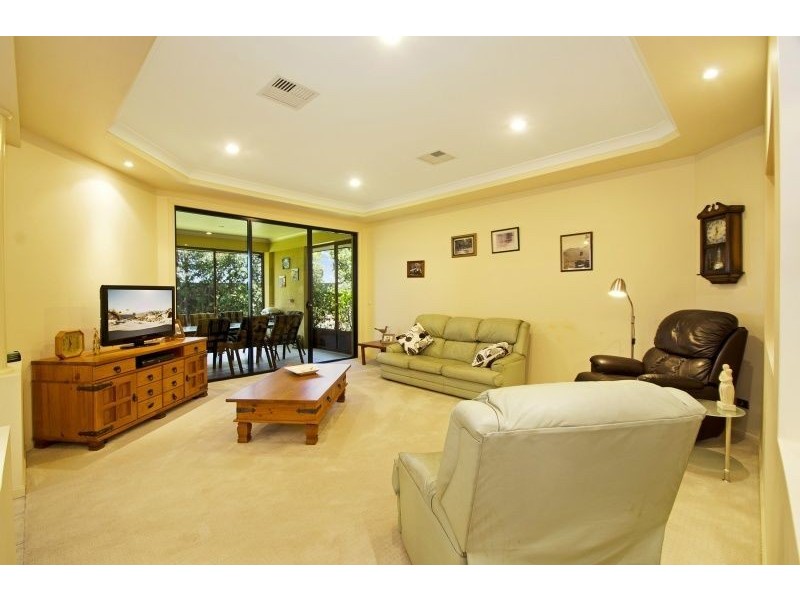 6 Seabreeze Ave, Banksia Beach QLD 4507