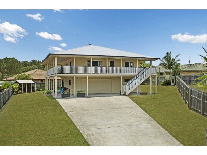 11 Sunbrite Court, Sandstone Point QLD 4511