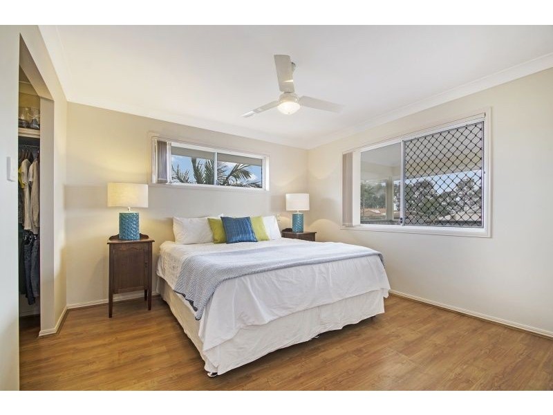 11 Sunbrite Court, Sandstone Point QLD 4511