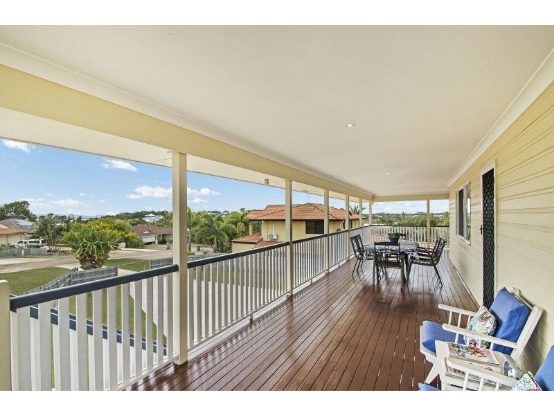 11 Sunbrite Court, Sandstone Point QLD 4511