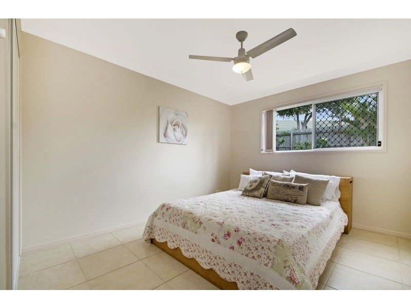 11 Sunbrite Court, Sandstone Point QLD 4511