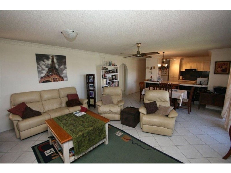 2/6 Marbrin Cl, Bellara QLD 4507