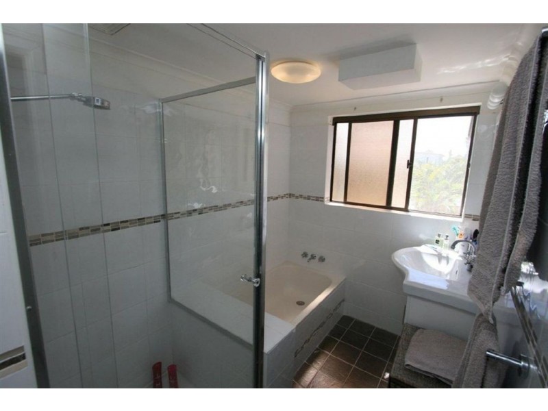 2/6 Marbrin Cl, Bellara QLD 4507