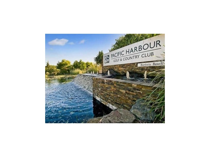 6 Foxtail Crescent, Banksia Beach QLD 4507