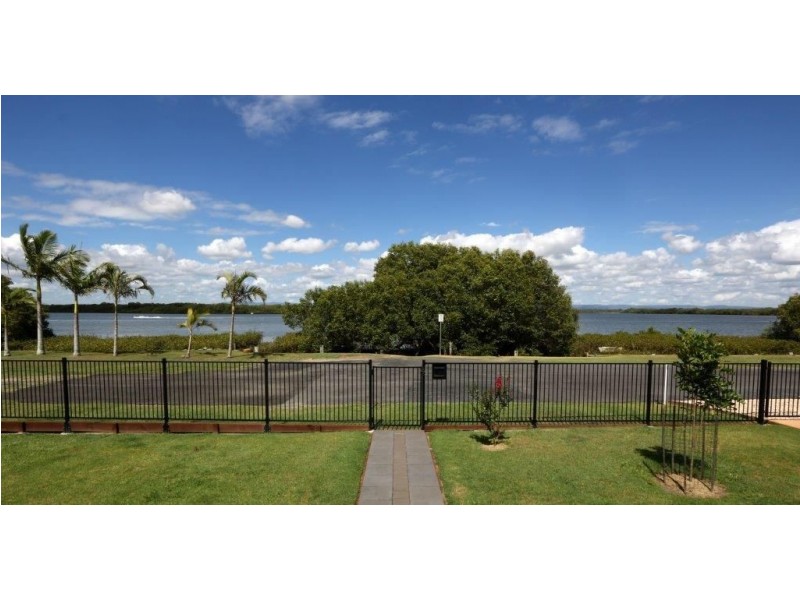 2 Timothy Esp, Beachmere QLD 4510