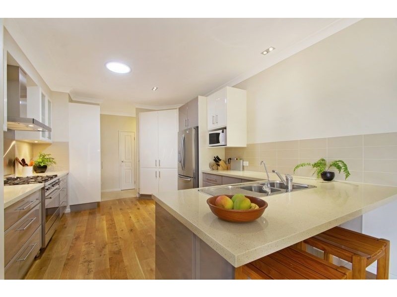 2 Timothy Esp, Beachmere QLD 4510