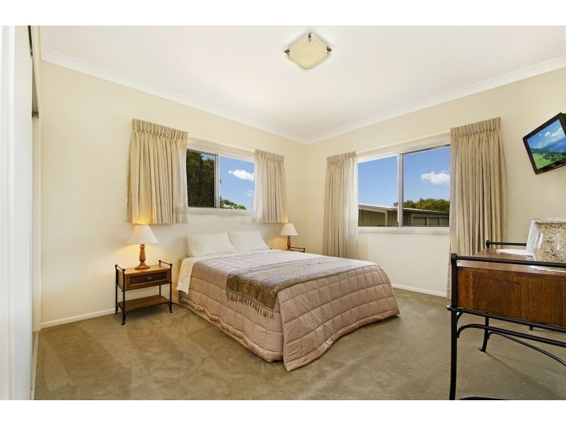 2 Timothy Esp, Beachmere QLD 4510