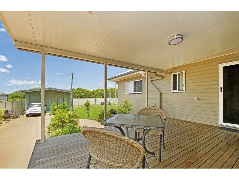 2 Timothy Esp, Beachmere QLD 4510