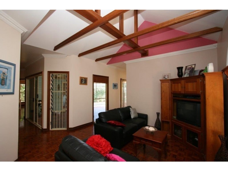 6 Flinders Street, Bongaree QLD 4507