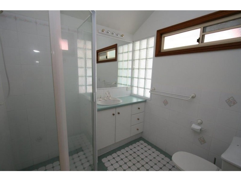 6 Flinders Street, Bongaree QLD 4507