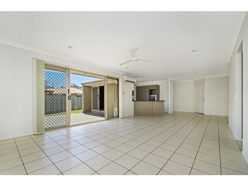 18 Ellis Court, Sandstone Point QLD 4511