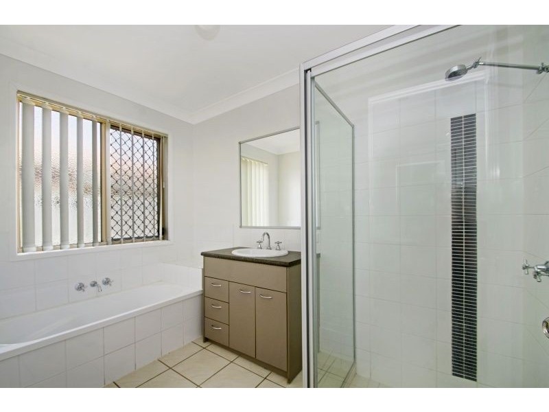 18 Ellis Court, Sandstone Point QLD 4511