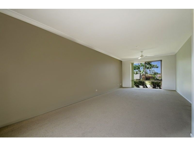 18 Ellis Court, Sandstone Point QLD 4511