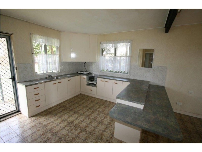 23 Penguin St, Bongaree QLD 4507