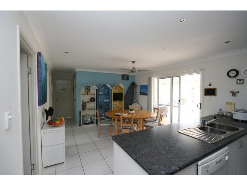 2 Harmony Ave, Bongaree QLD 4507