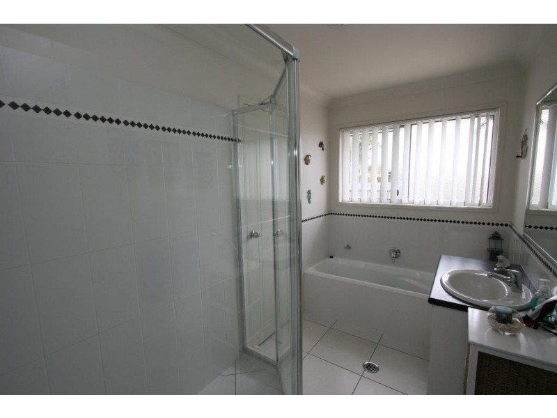 2 Harmony Ave, Bongaree QLD 4507