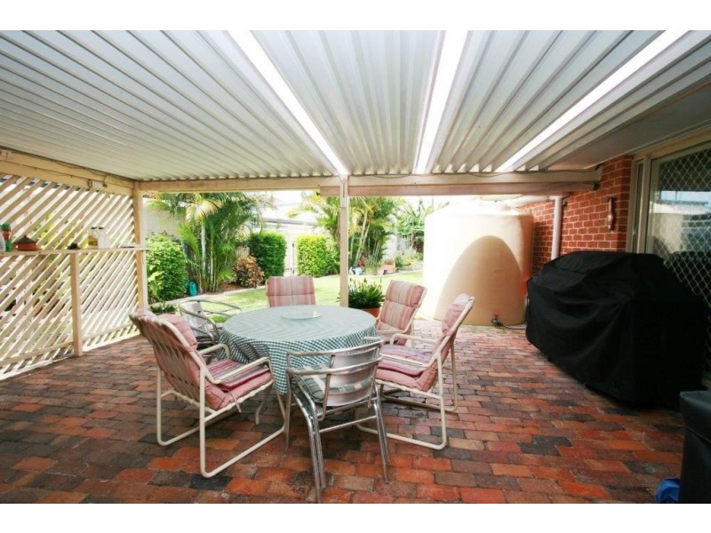7 Lachlan Cres, Sandstone Point QLD 4511