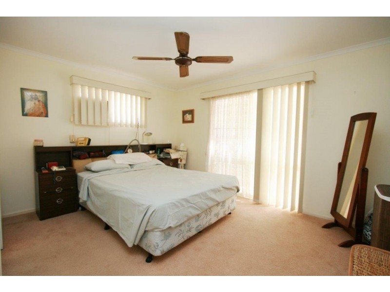 7 Lachlan Cres, Sandstone Point QLD 4511