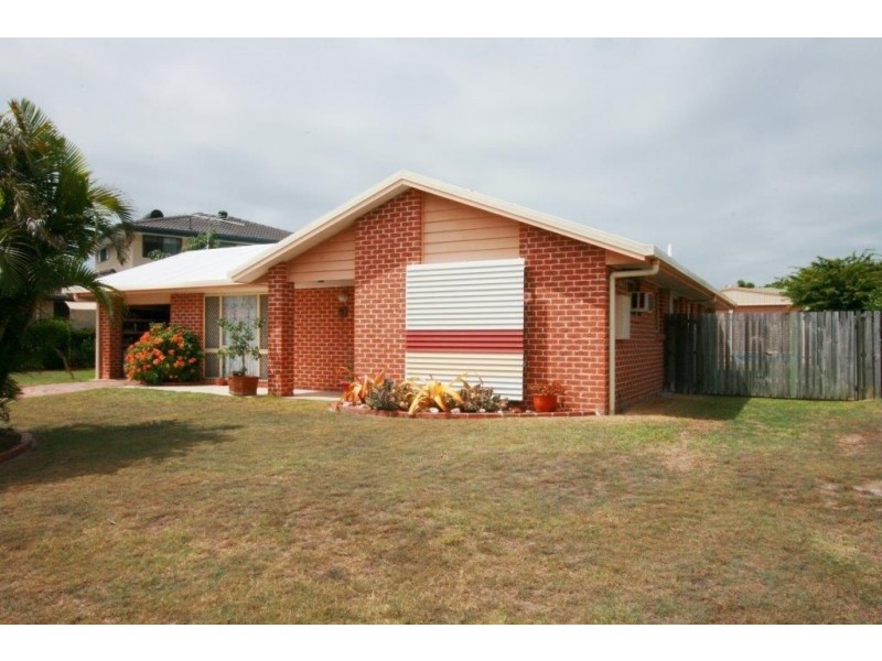 7 Lachlan Cres, Sandstone Point QLD 4511