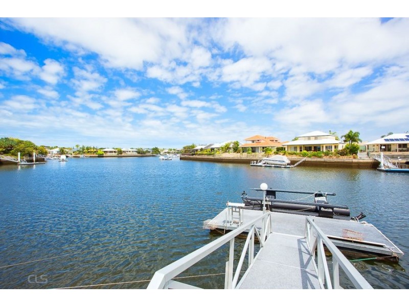 29 Bowsprit Cres, Banksia Beach QLD 4507