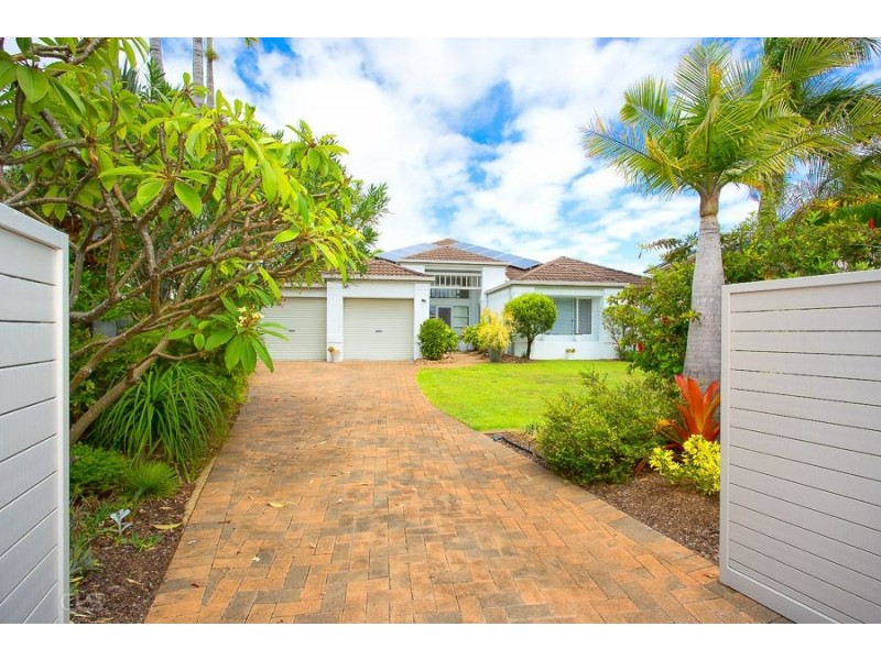 29 Bowsprit Cres, Banksia Beach QLD 4507