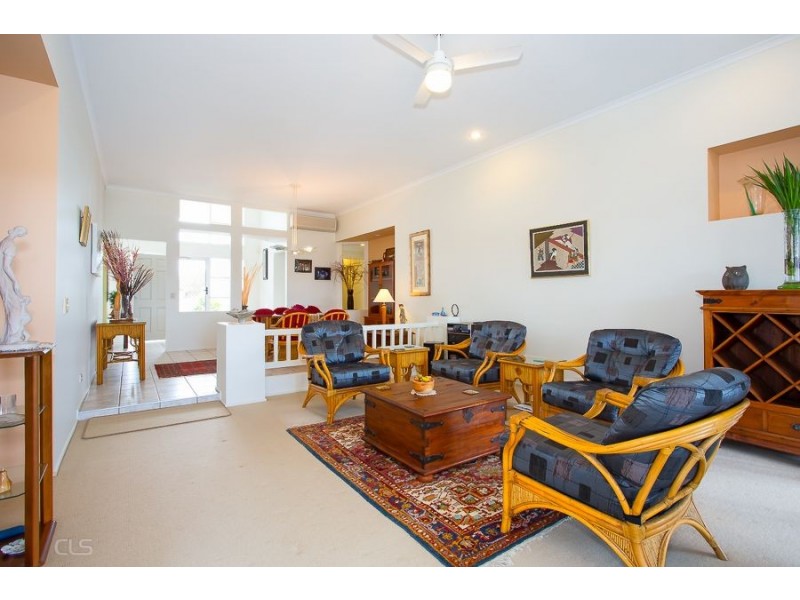 29 Bowsprit Cres, Banksia Beach QLD 4507