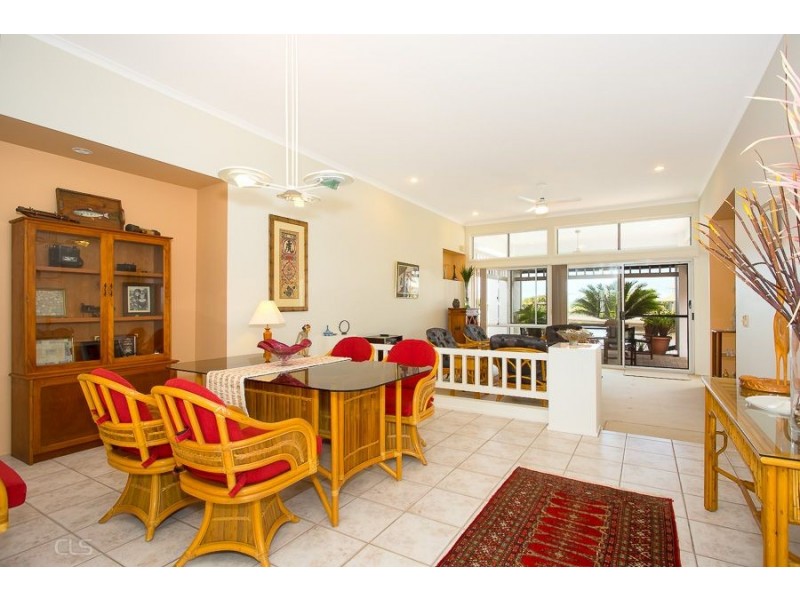 29 Bowsprit Cres, Banksia Beach QLD 4507