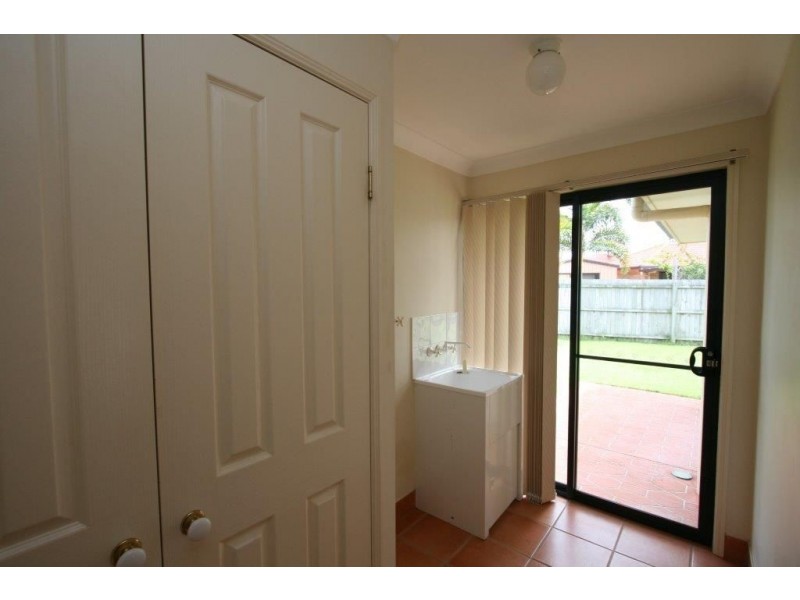 17 Mossman Way, Sandstone Point QLD 4511