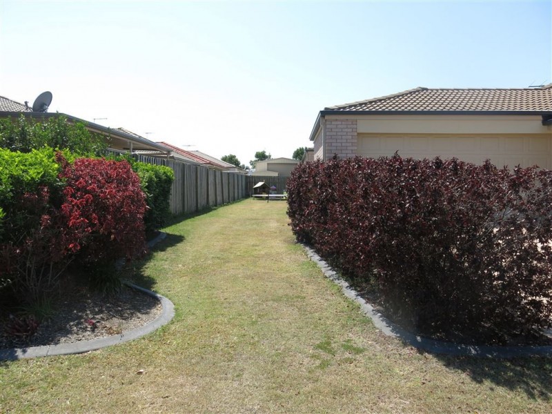 3 Dunwich Court, Sandstone Point QLD 4511