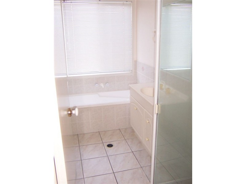 17 Headsail Dr, Banksia Beach QLD 4507