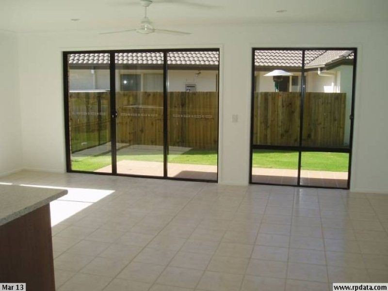 317 Bestmann Rd, Sandstone Point QLD 4511