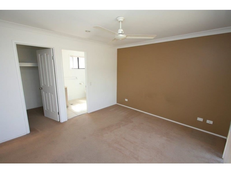 310 Bestmann Rd, Sandstone Point QLD 4511