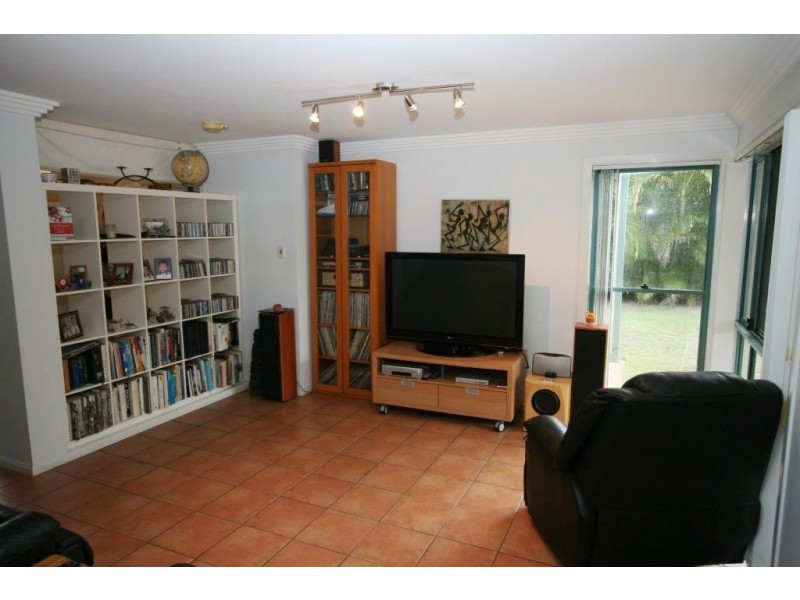 24 Schooner Crt, Banksia Beach QLD 4507