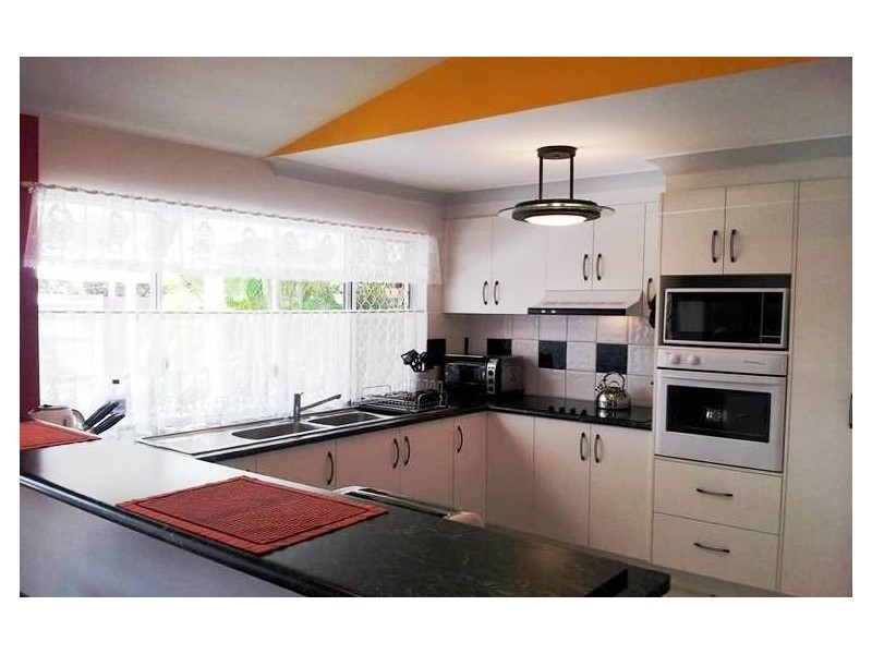 18 Anchor Court, Banksia Beach QLD 4507
