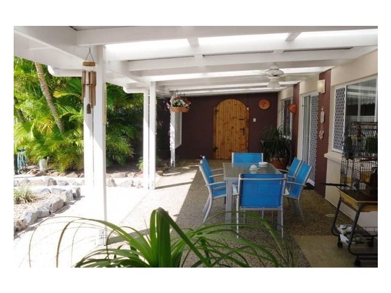 18 Anchor Court, Banksia Beach QLD 4507