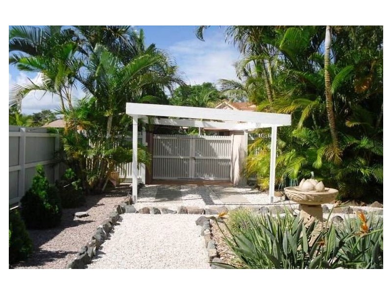 18 Anchor Court, Banksia Beach QLD 4507